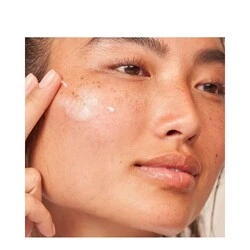 Dr Dennis Gross Vitamin C + Lactic Oil-Free Radiant Moisturizer 4 Dr Dennis Gross Vitamin C + Lactic Oil-Free Radiant Moisturizer - Image 2